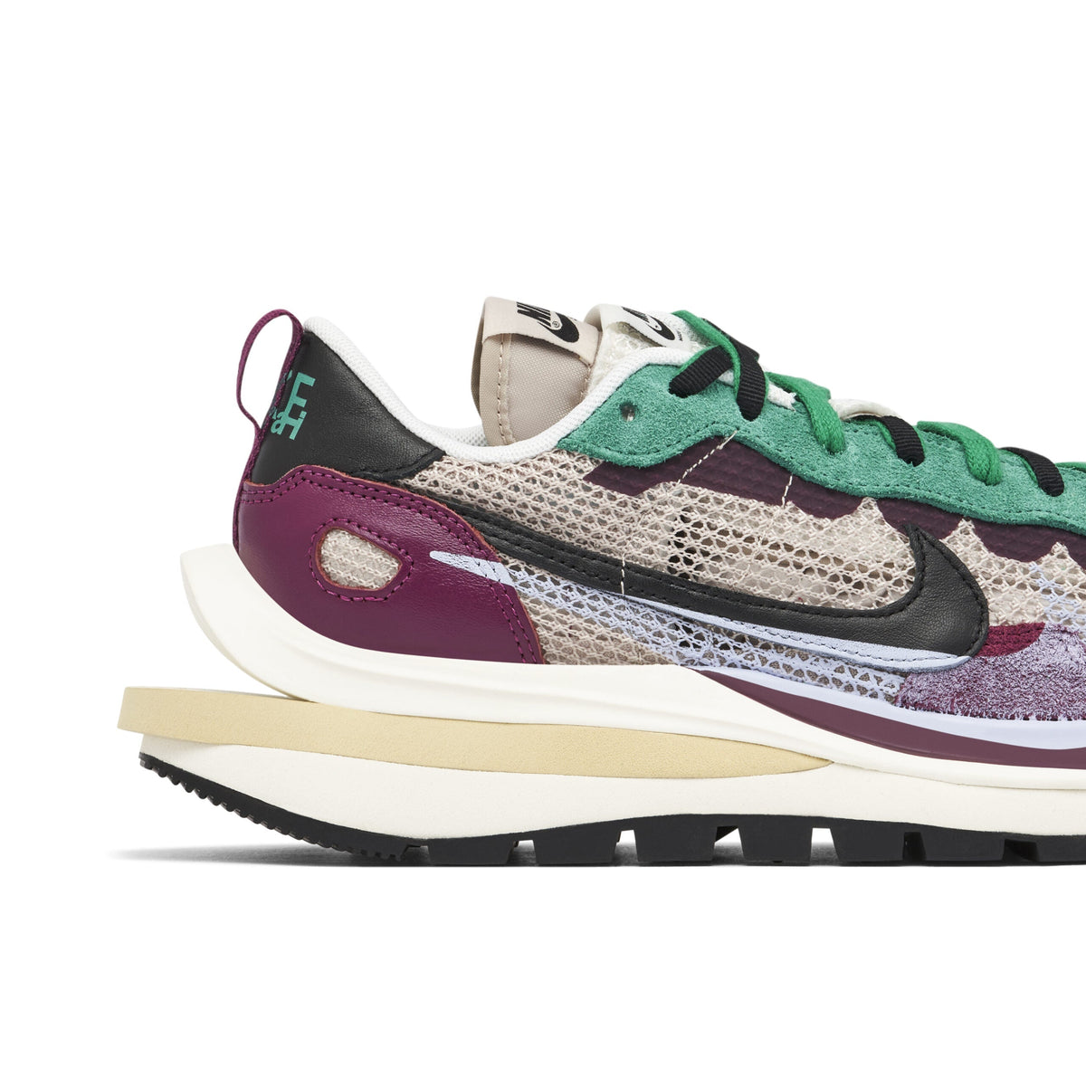 Sacai x Nike Vaporwaffle in Red Green - product image from the listing.