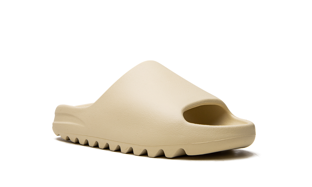 "Bone 2022" Yeezy Slide FZ5897 - product image from the listing.