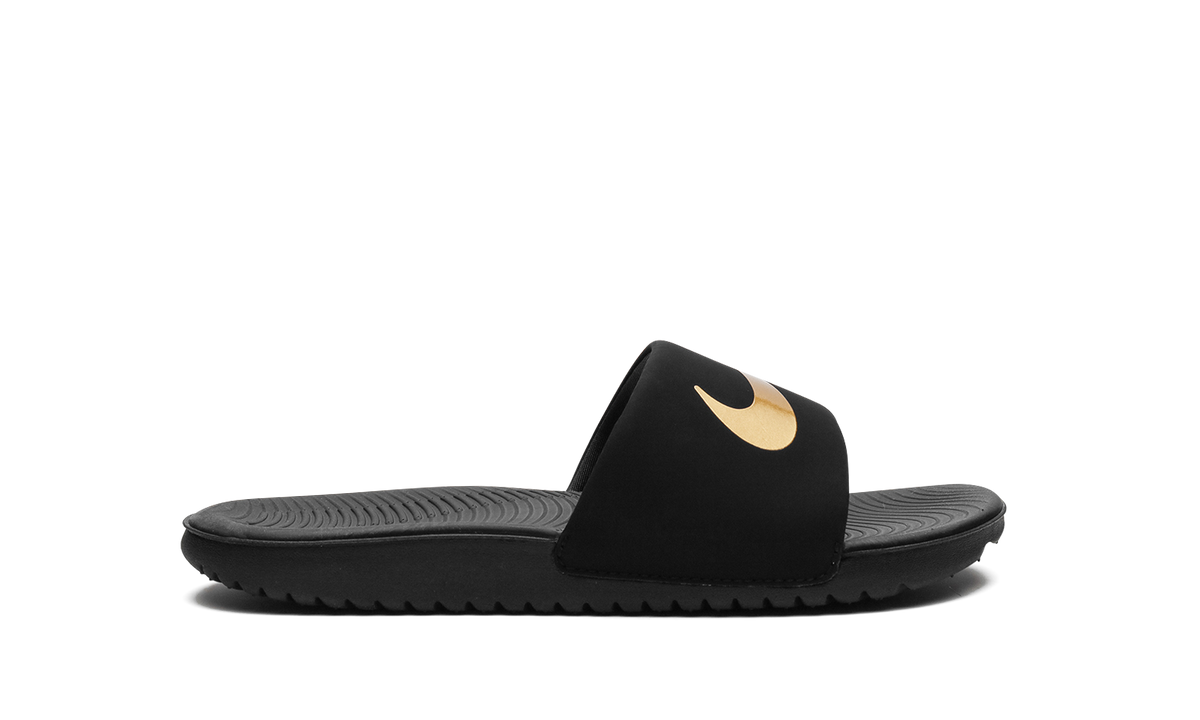 "Black" Kawa Slides GS 819352 003 - product image from the listing.