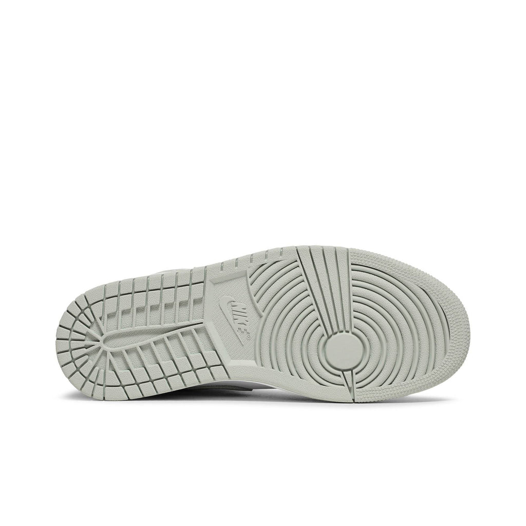 Air Jordan 1 Retro High OG Seafoam CD0461-002 for Women - product image from the listing.