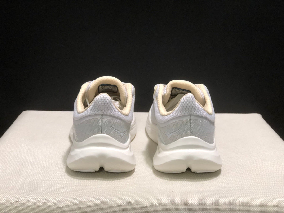ONE ONE Solimar by HOKA - product photo shown in the listing for this item.