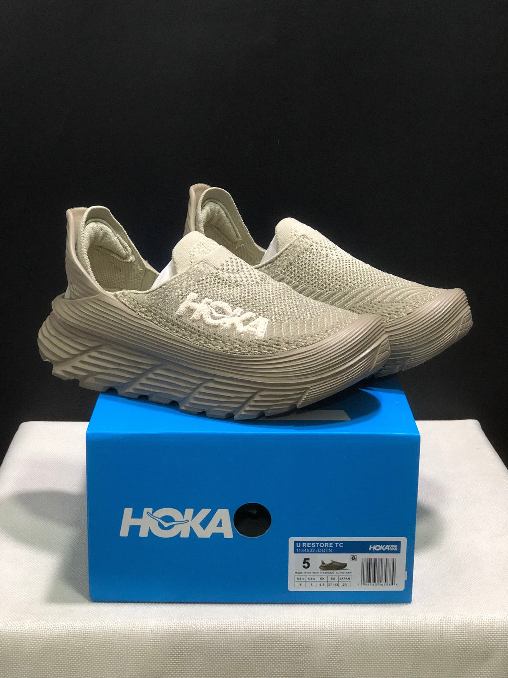 ONE ONE Restore TC by HOKA - product image from the listing.
