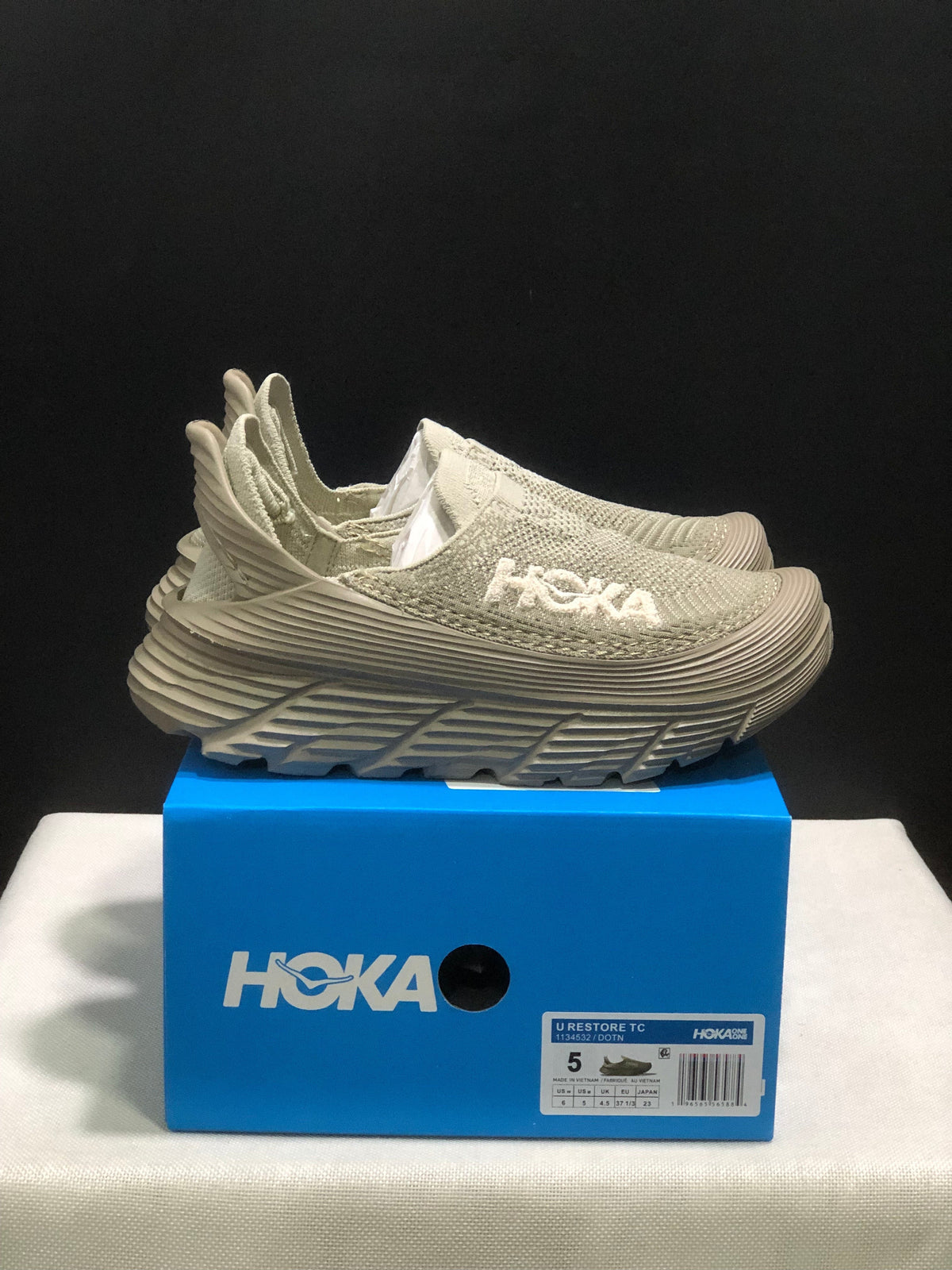 ONE ONE Restore TC by HOKA - product image from the listing.