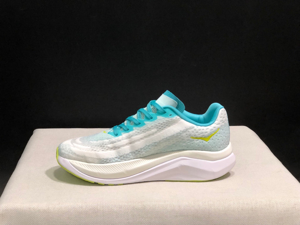 HOKA ONE ONE Mach X - product photo shown in the listing for this item.