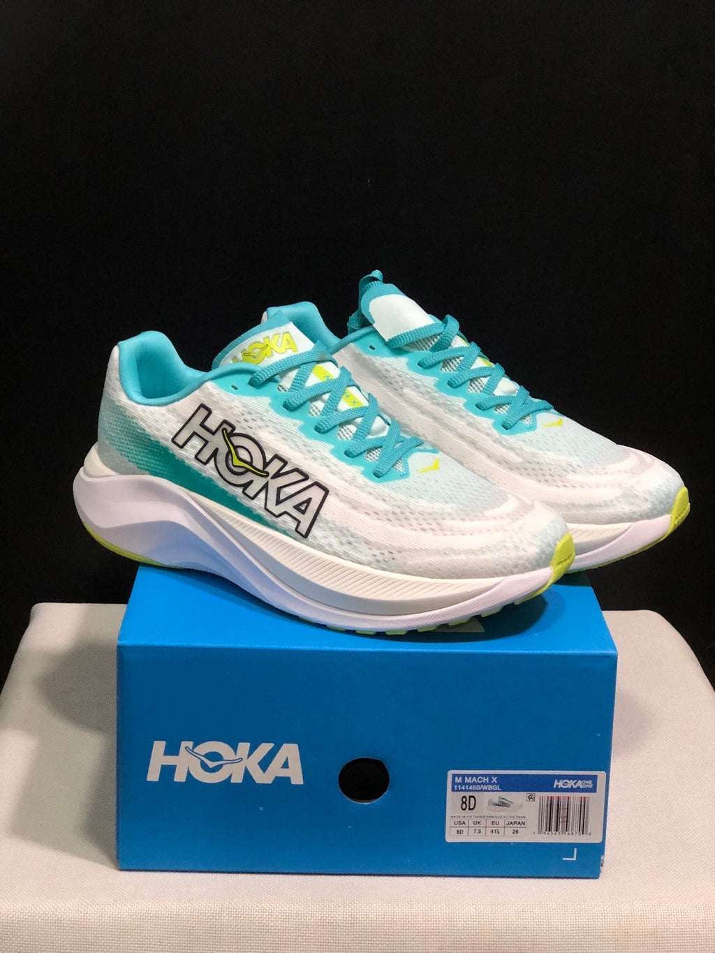 HOKA ONE ONE Mach X - product photo shown in the listing for this item.