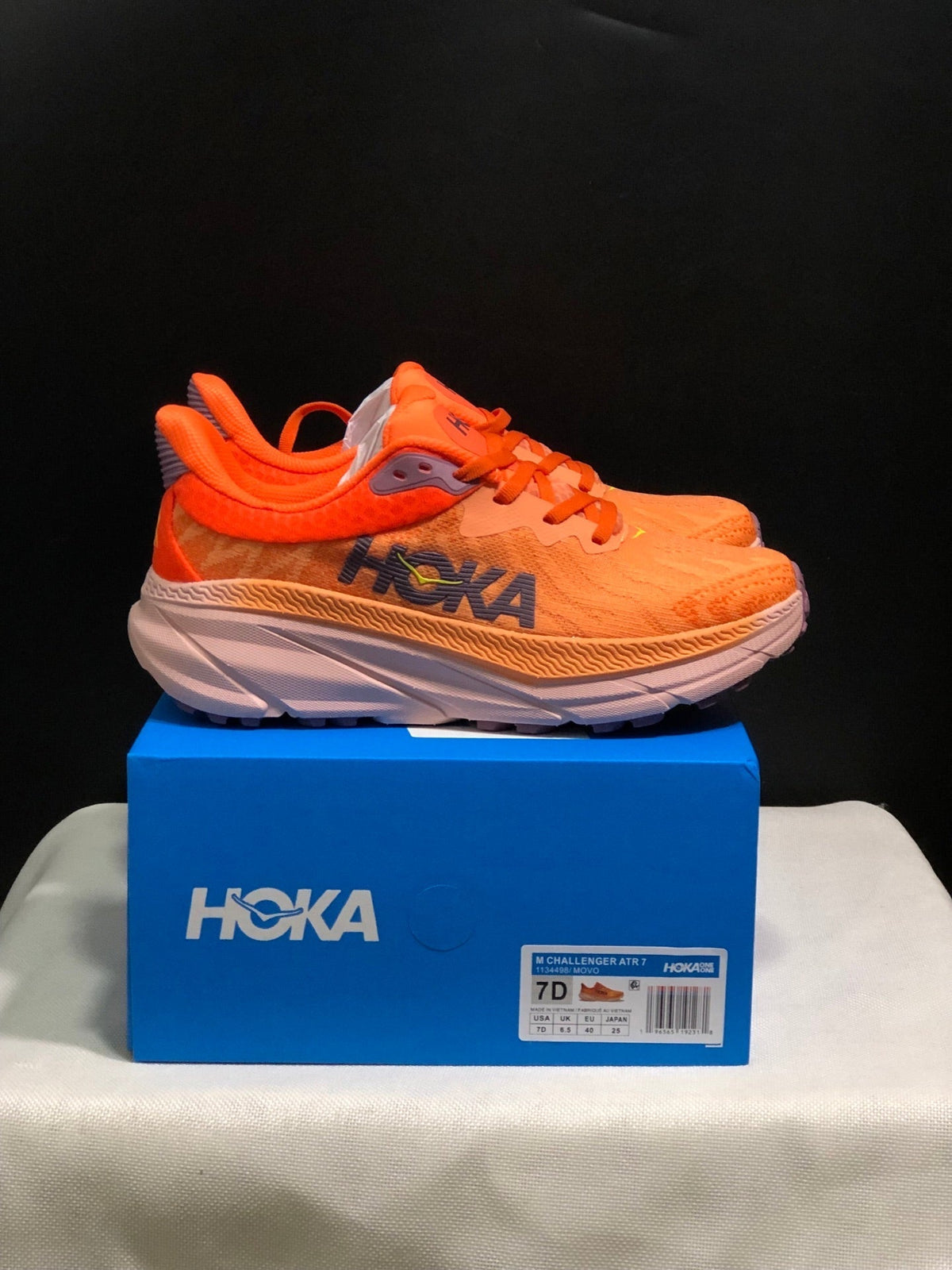 ONE ONE Challenger 7 by HOKA - product image from the listing.