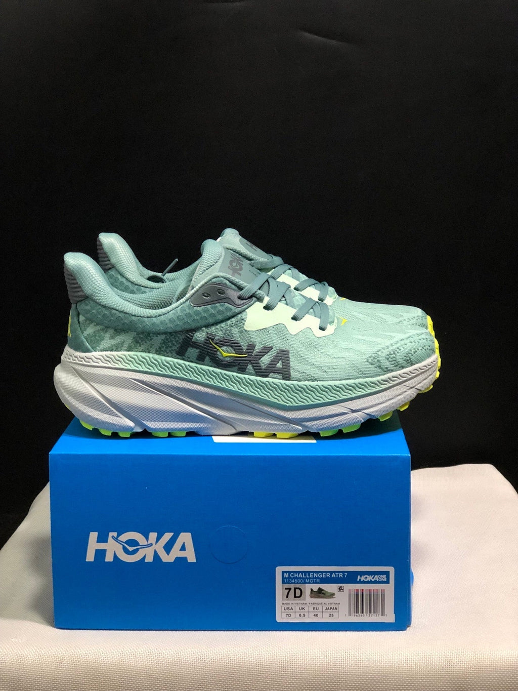 ONE ONE Challenger 7 by HOKA - product image from the listing.