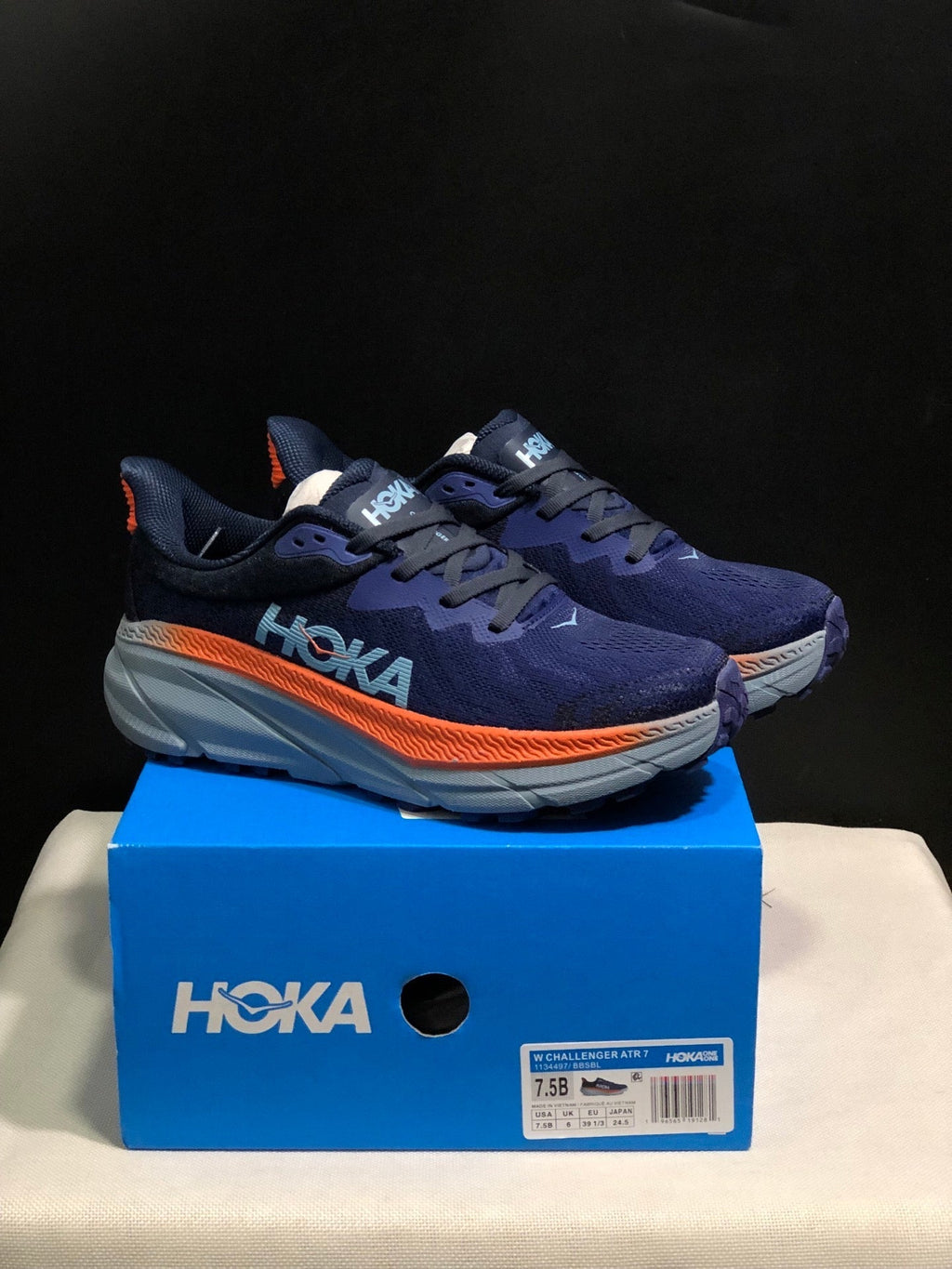 ONE ONE Challenger 7 by HOKA - product image from the listing.