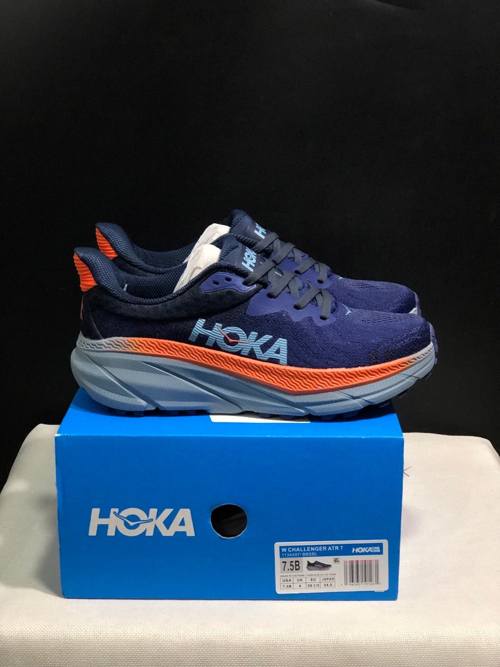 ONE ONE Challenger 7 by HOKA - product image from the listing.
