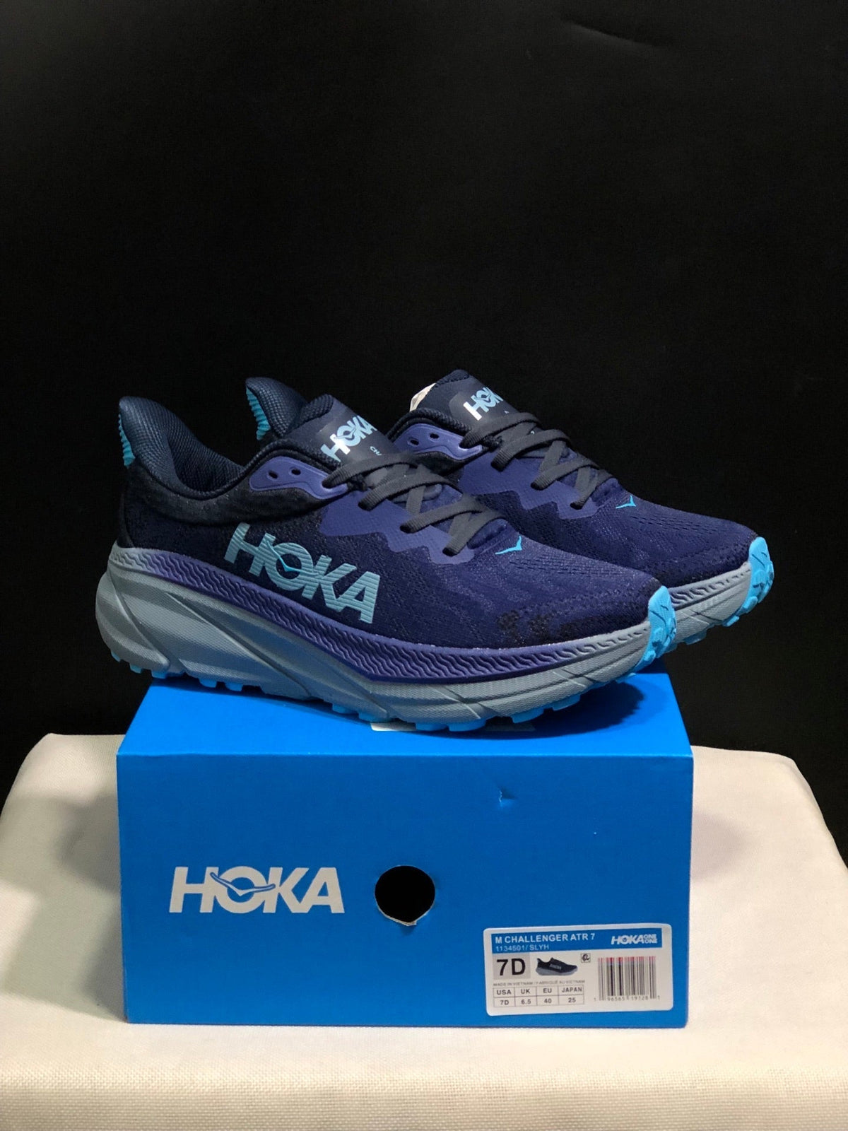 ONE ONE Challenger 7 by HOKA - product image from the listing.