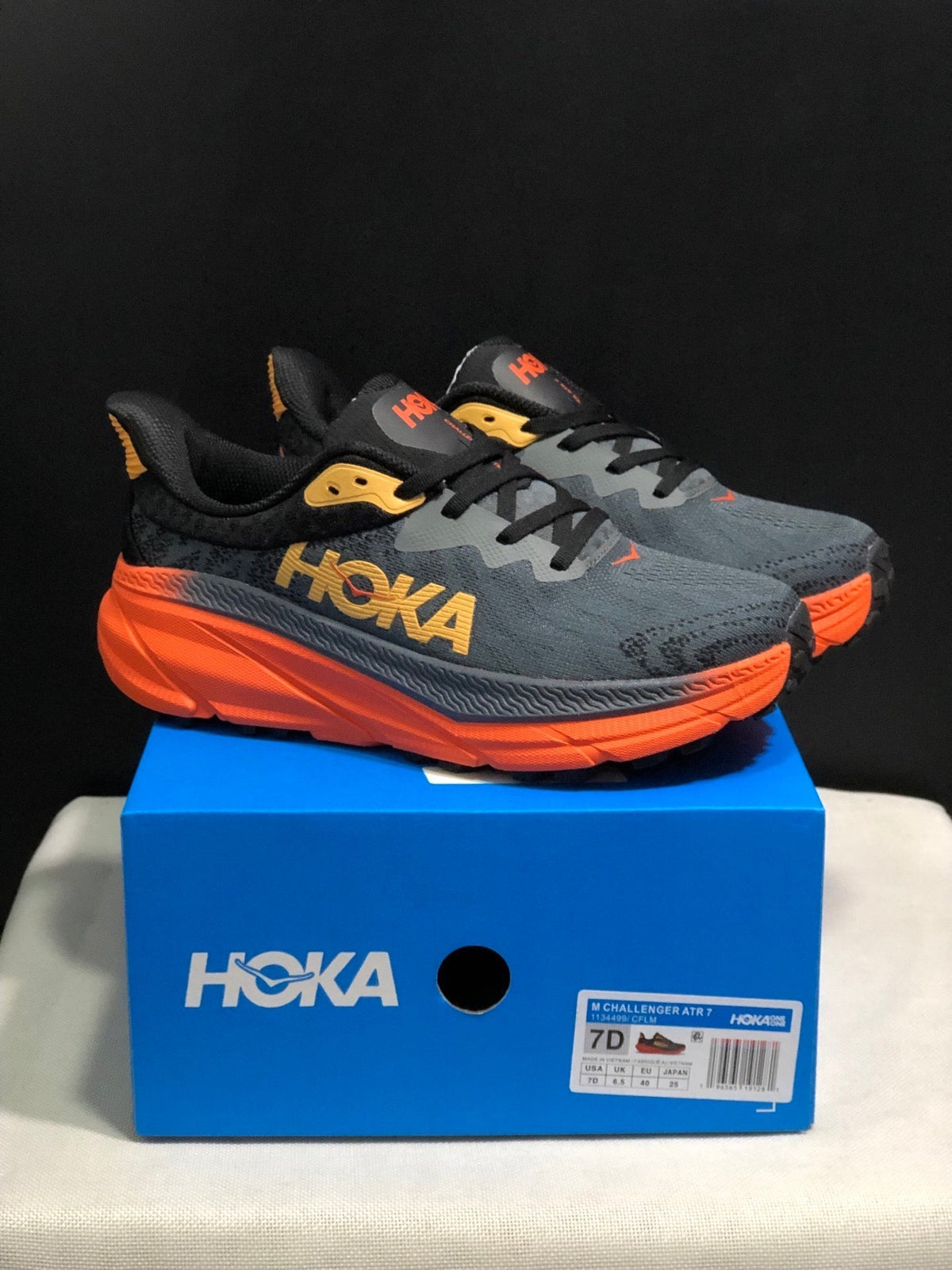 ONE ONE Challenger 7 by HOKA - product image from the listing.