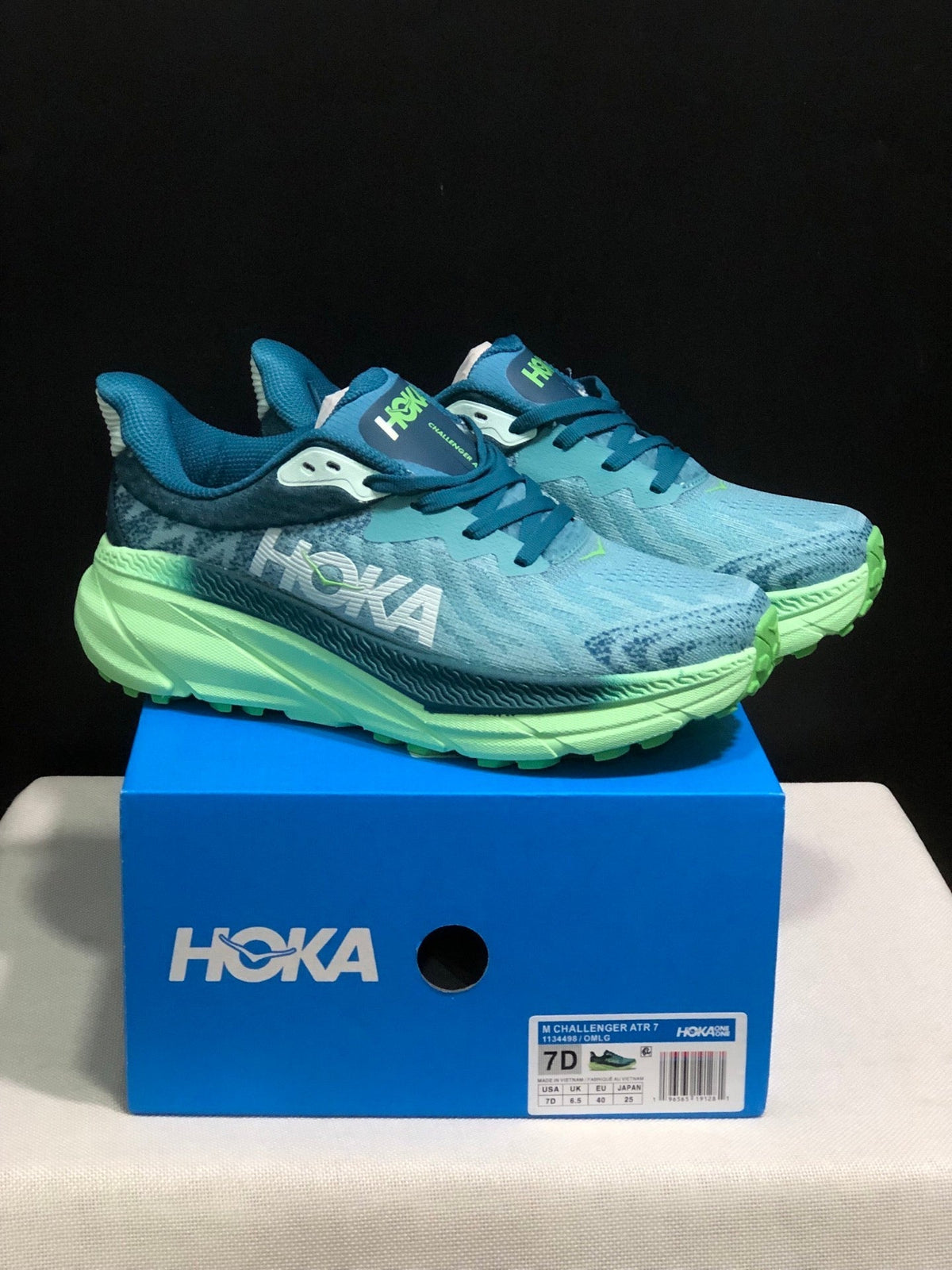 ONE ONE Challenger 7 by HOKA - product image from the listing.