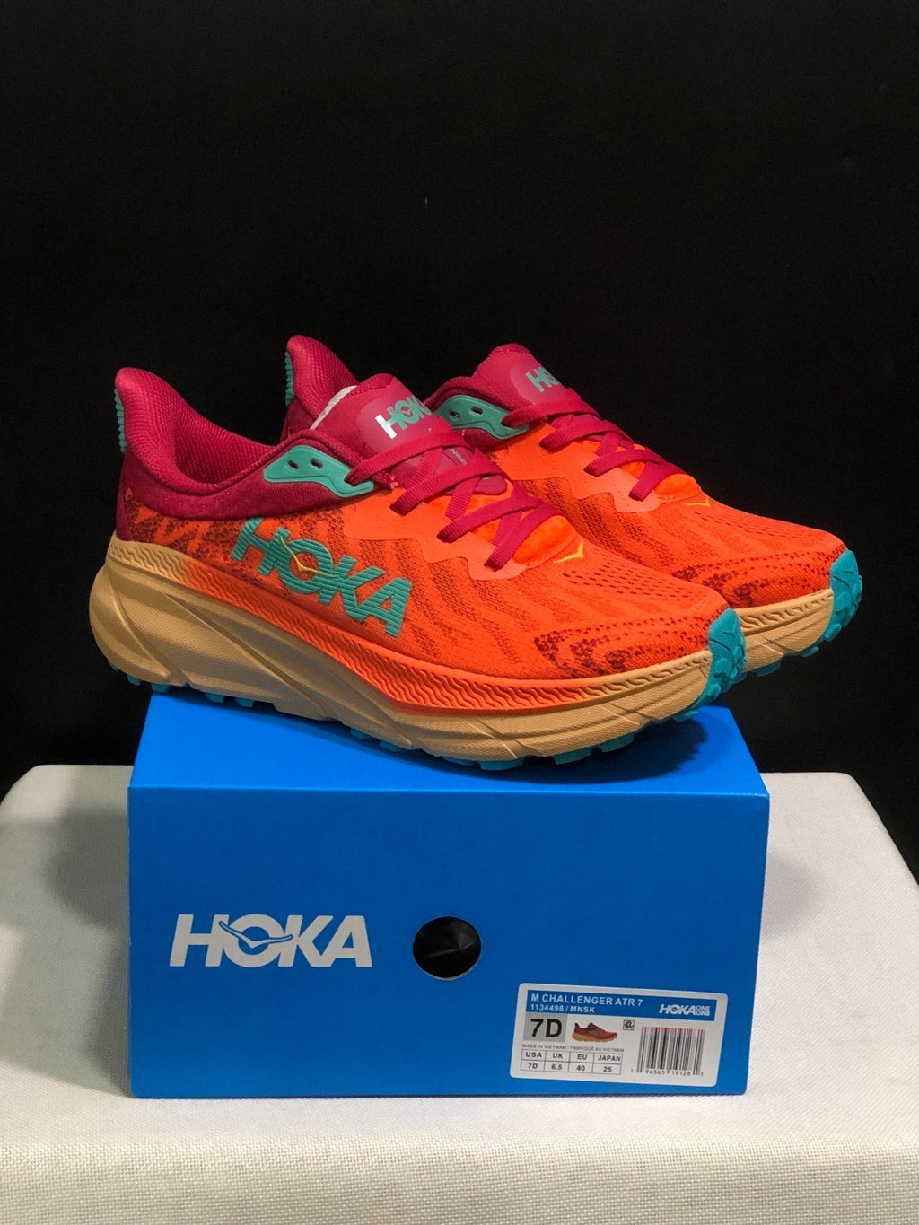ONE ONE Challenger 7 by HOKA - product image from the listing.