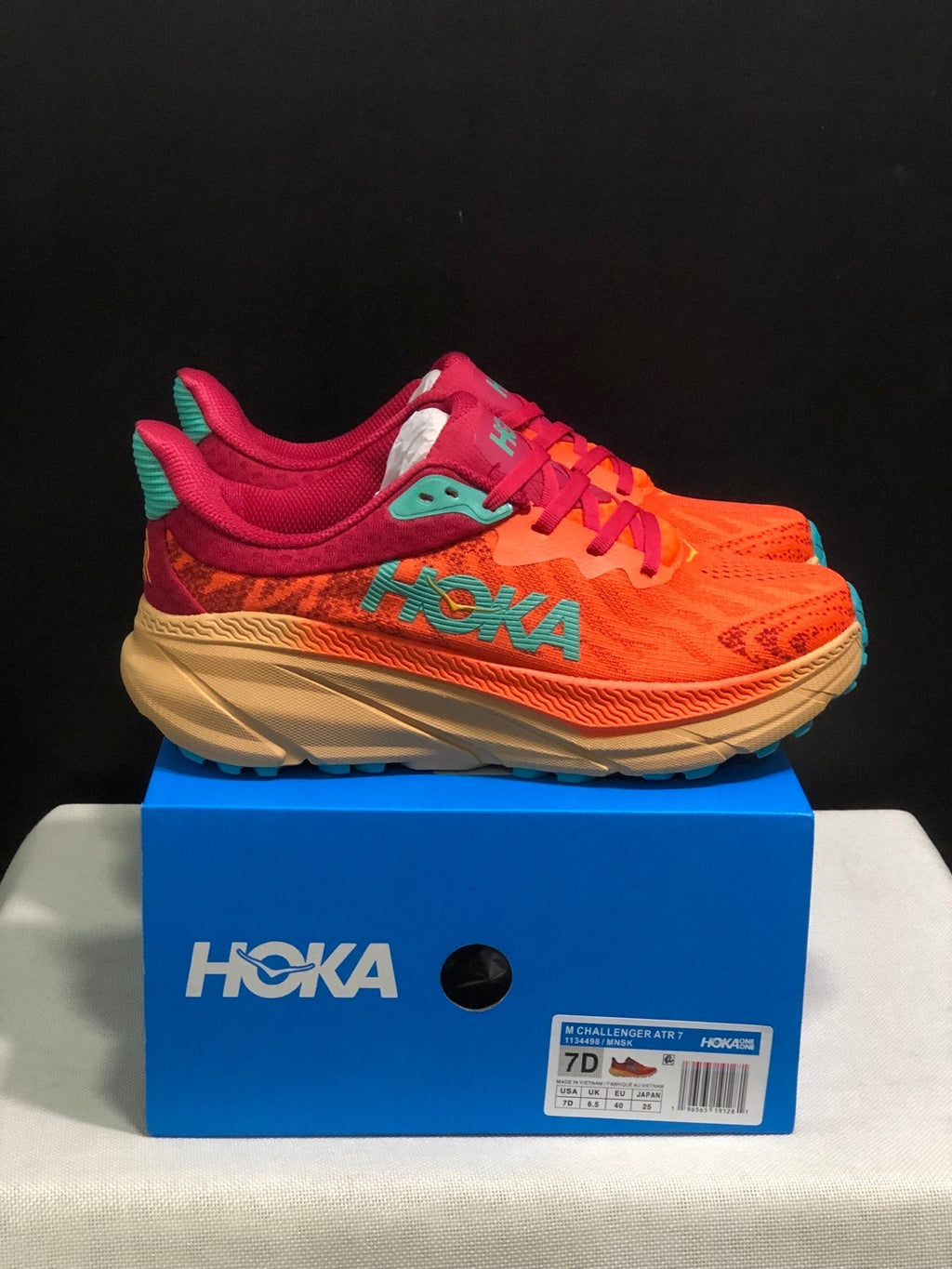 ONE ONE Challenger 7 by HOKA - product image from the listing.