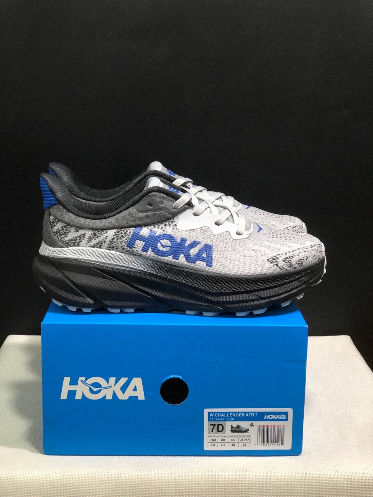 ONE ONE Challenger 7 by HOKA - product image from the listing.