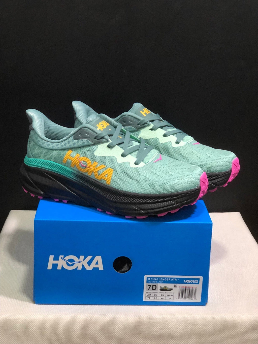 ONE ONE Challenger 7 by HOKA - product image from the listing.