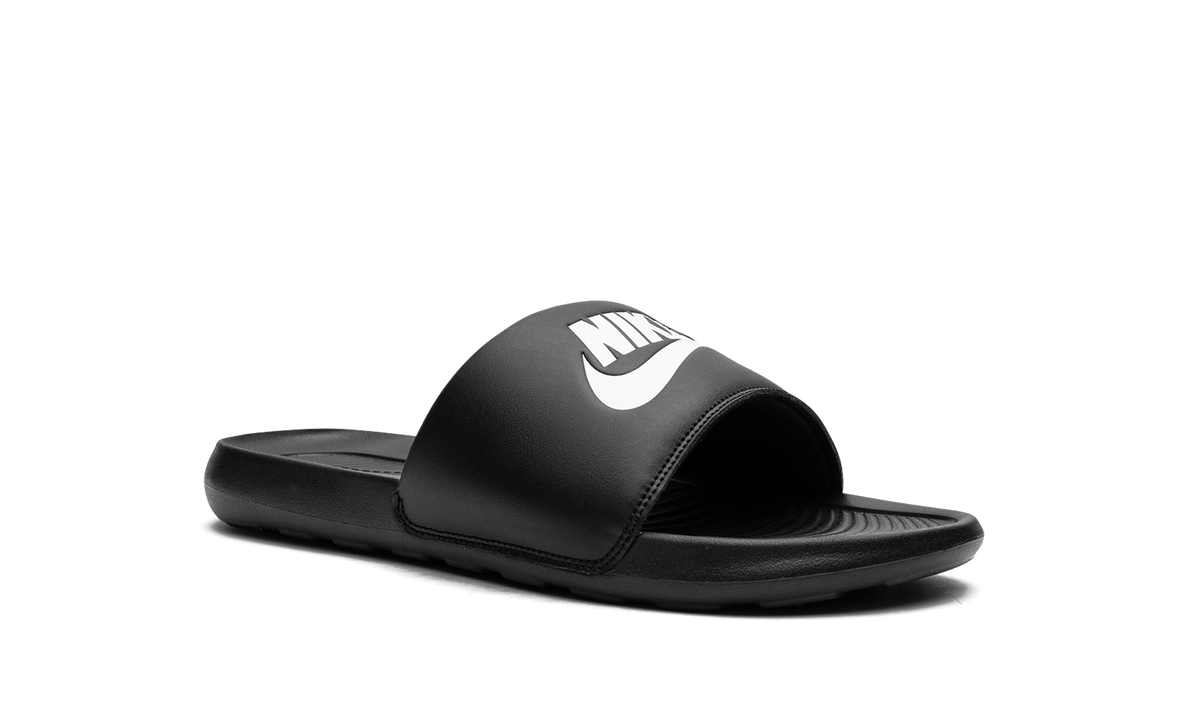 "Black White" Victori One Slide CN9675 002 - product image from the listing.